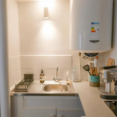 New Stylish 1bd Apt In Central Next To Seine!