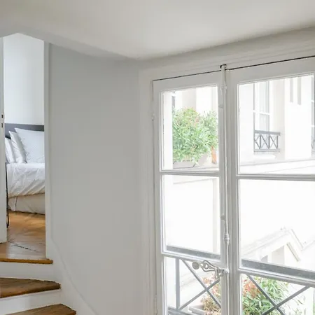 New Stylish 1bd Apt In Central Next To Seine! Paris
